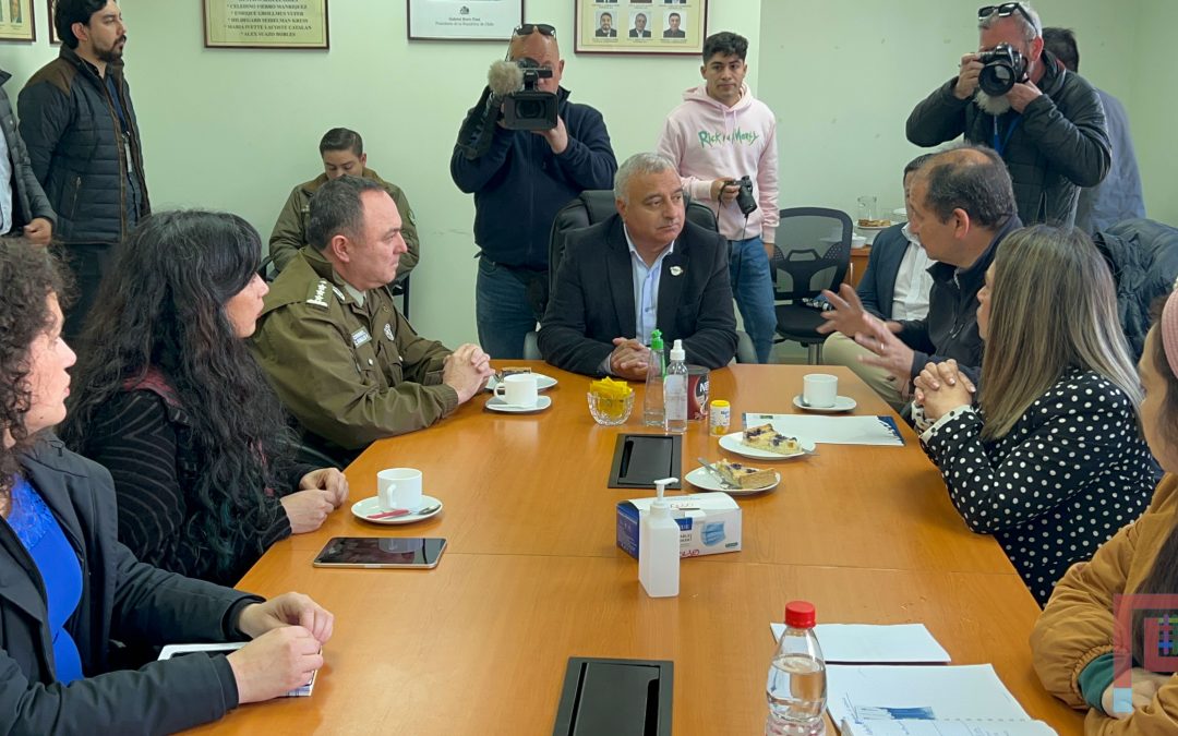 Gobernador del Biobío y ONG Psicólogos por Chile visitaron a víctimas del atentado en Contulmo